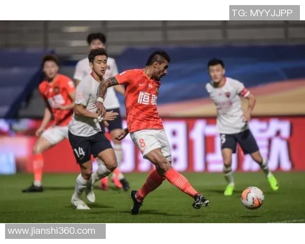 广州恒大淘宝队迎战深圳佳兆业队争夺中超积分榜重要位置 广州恒大淘宝队迎战深圳佳兆业队争夺中超积分榜重要位置